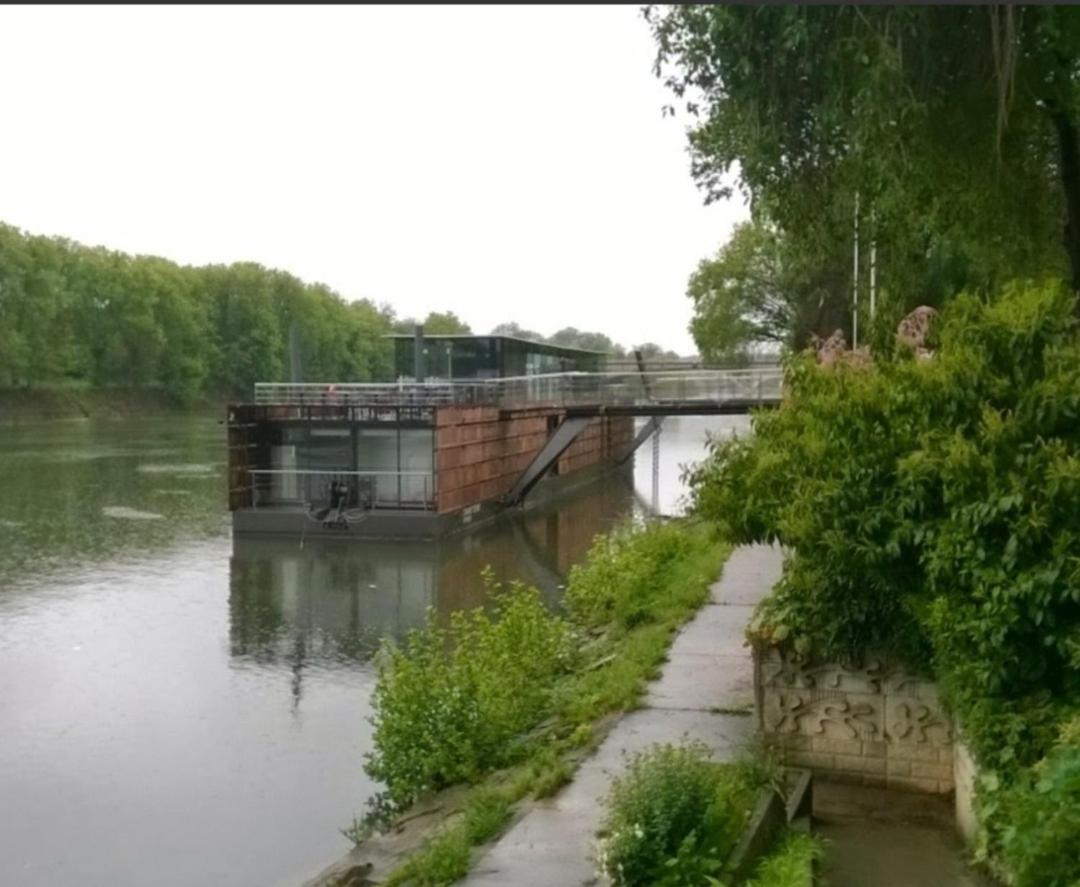 Appartement Au Bord De Seine Épinay-sur-Seine Екстериор снимка